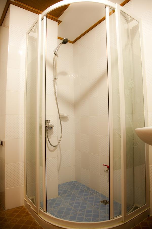 Zaza Hotel Samut Prakan Habitación foto